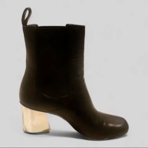 Gorgeous Black Gucci Boots, Size 7.5